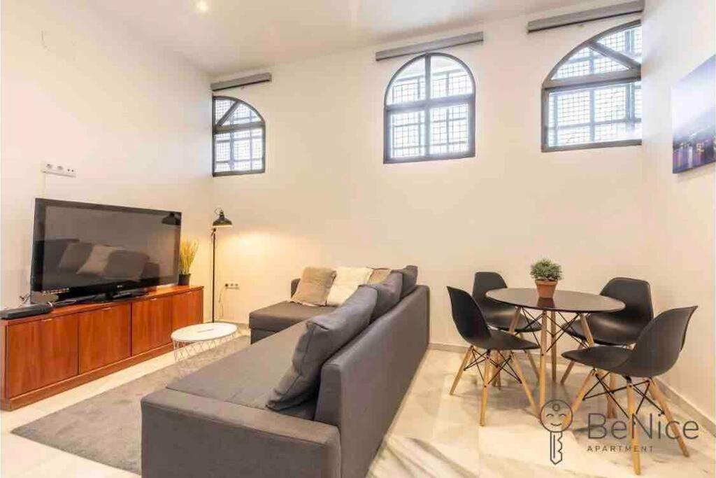 Luxury Apartamento Sevilla Centro -Triana ภายนอก รูปภาพ